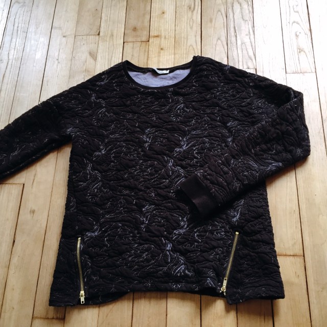 Sweat noir et argent - 2 euros